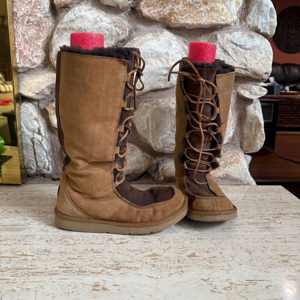 Ugg Australia uptown lace Whitley boot size 8